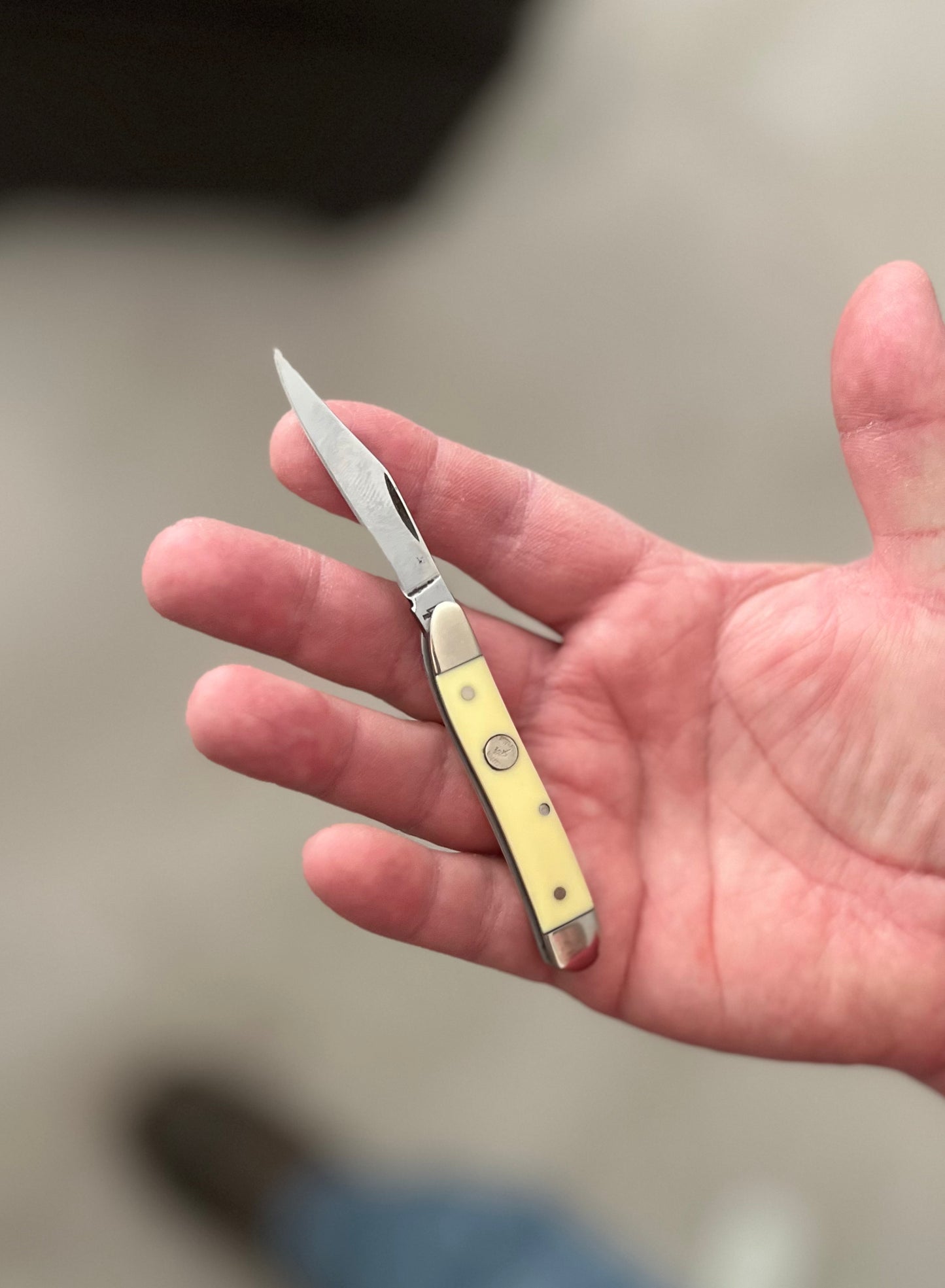 Bear & Son "PEANUT" Yellow smooth Delrin handle Pocket Knife 6000 CedarHill Country Market