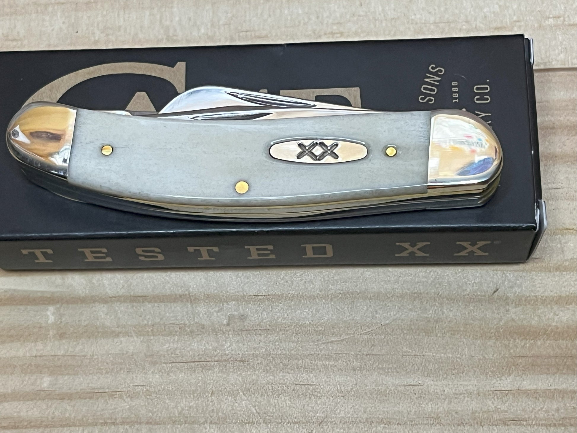 Case Bose Natural Bone Smooth Sowbelly Pocket Knife (CA13318) 7052 CedarHill Country Market