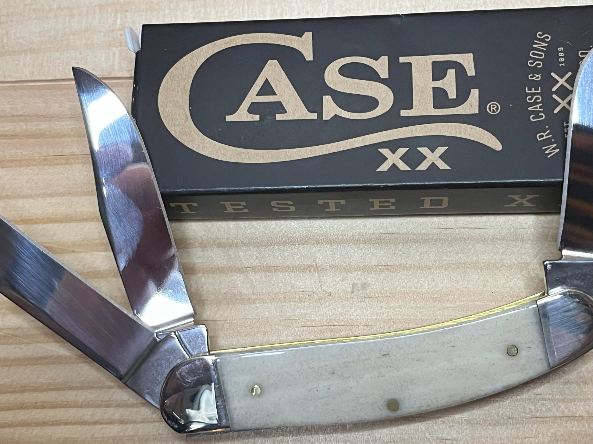 Case Bose Natural Bone Smooth Sowbelly Pocket Knife (CA13318) 7052 CedarHill Country Market