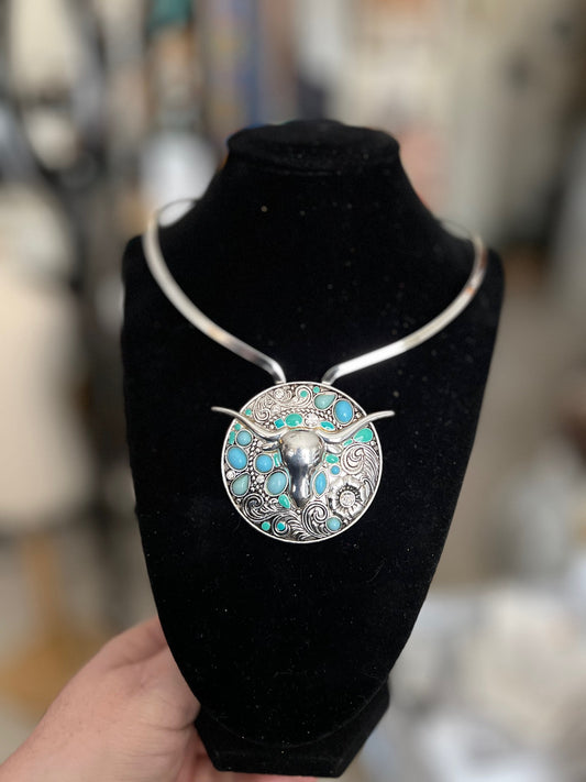 Silver Plated & Turquoise Stone Longhorn Floral Pendant with Magnetic Clasp 0370