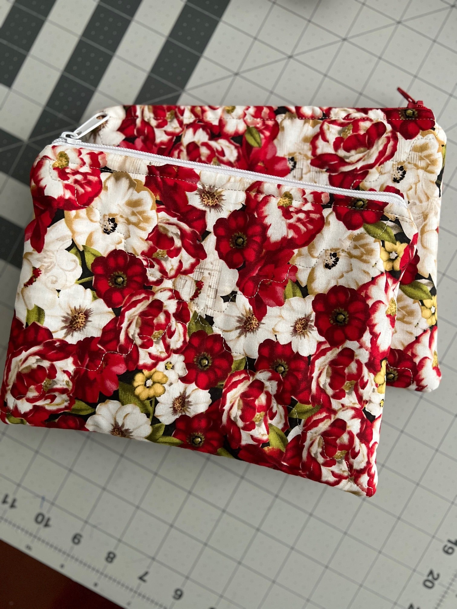 Red Poppie Zipper Make Up Bag Cedar Hill Country Market