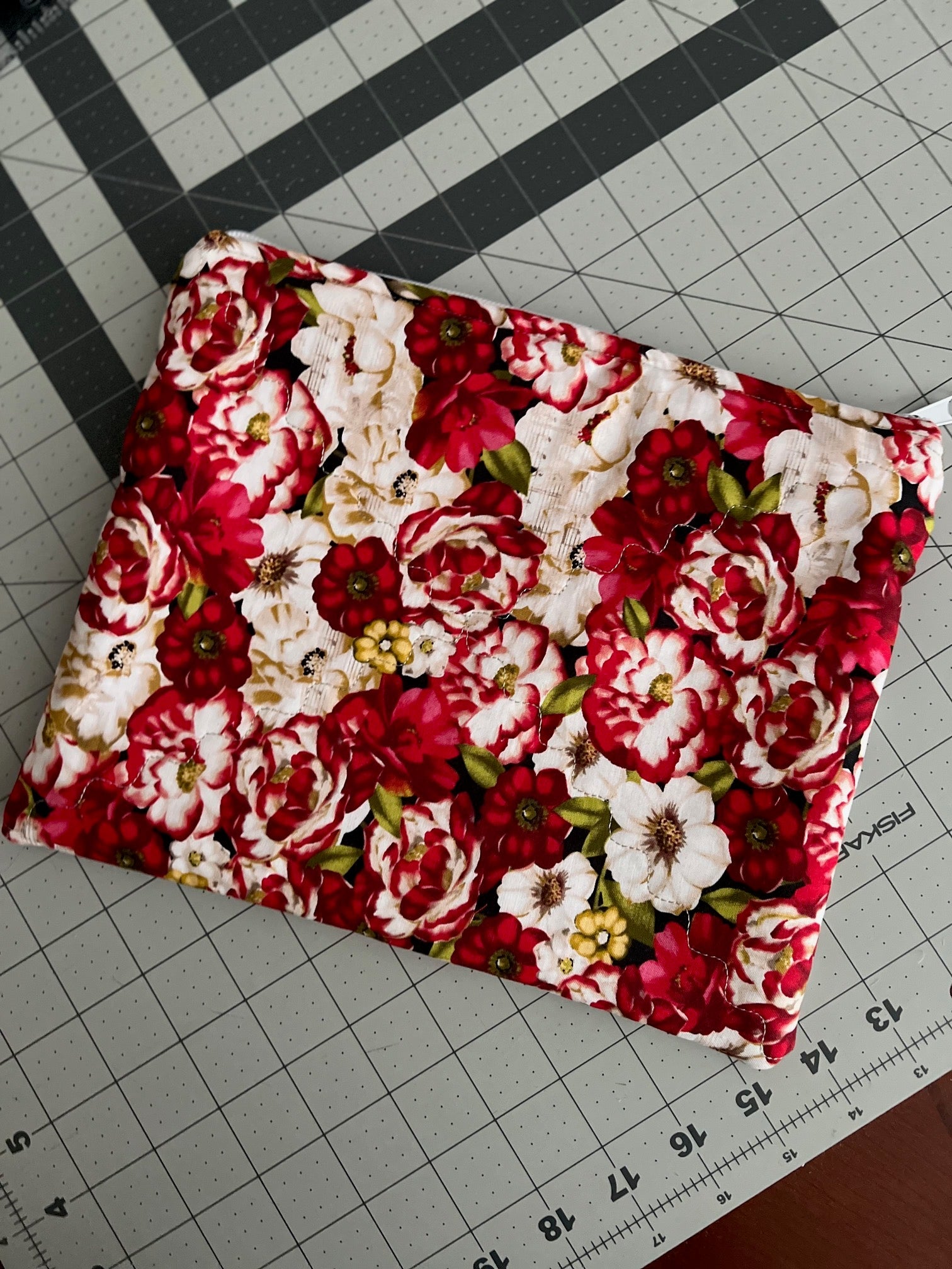 Red Poppie Zipper Make Up Bag Cedar Hill Country Market