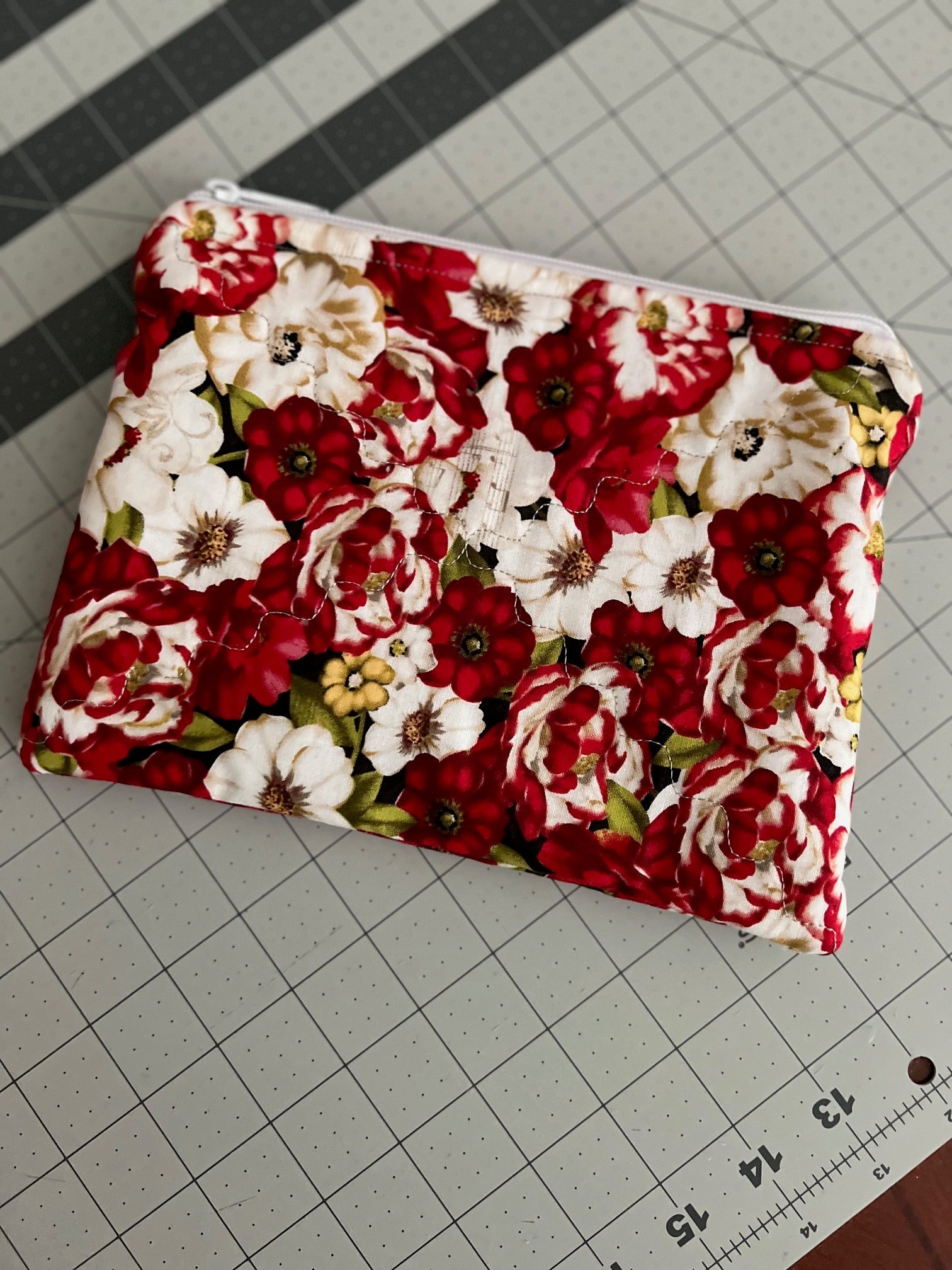 Red Poppie Zipper Make Up Bag Cedar Hill Country Market