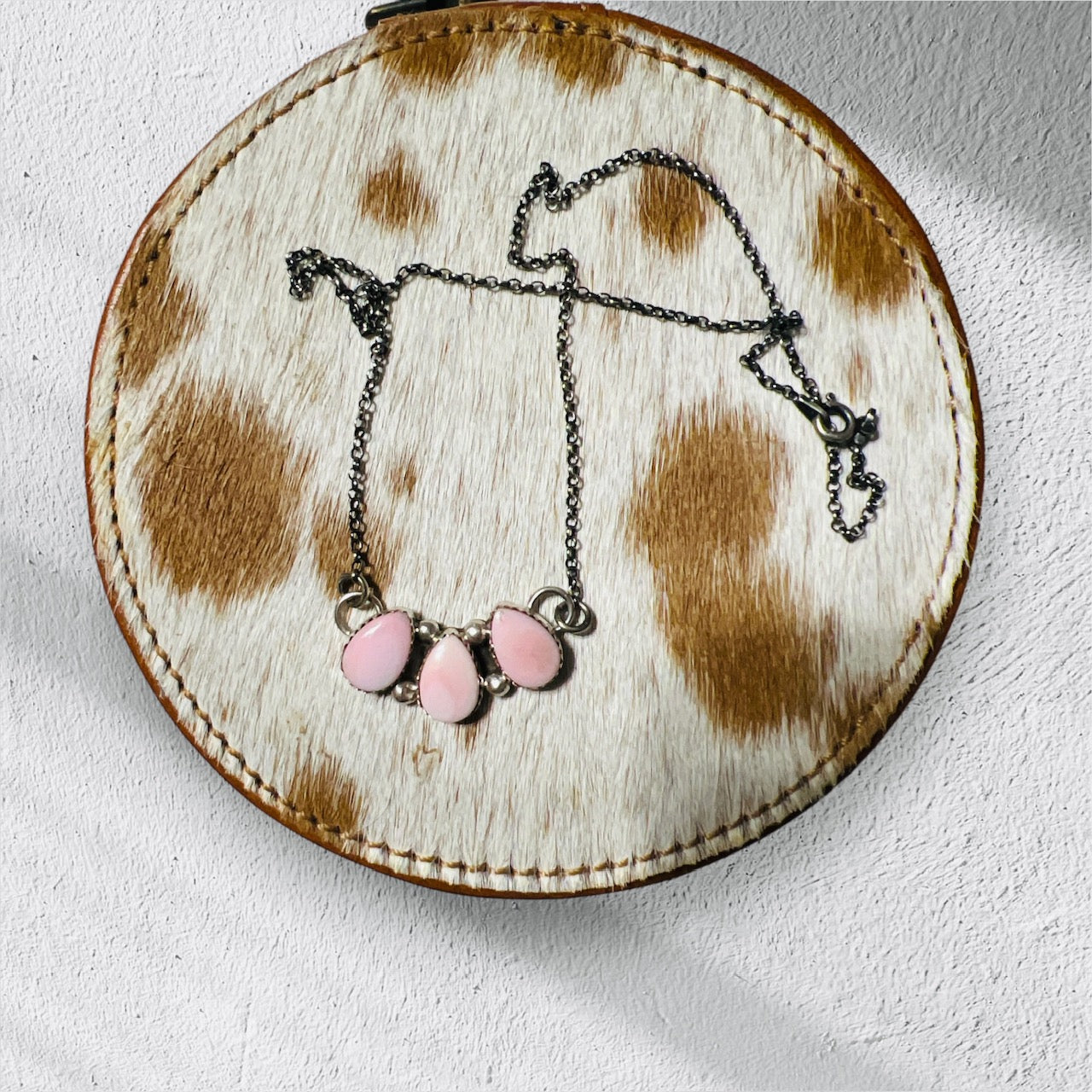 Genuine 3 Stone Pink Conch 18" Sterling Silver Necklace Cedar Hill Country Market