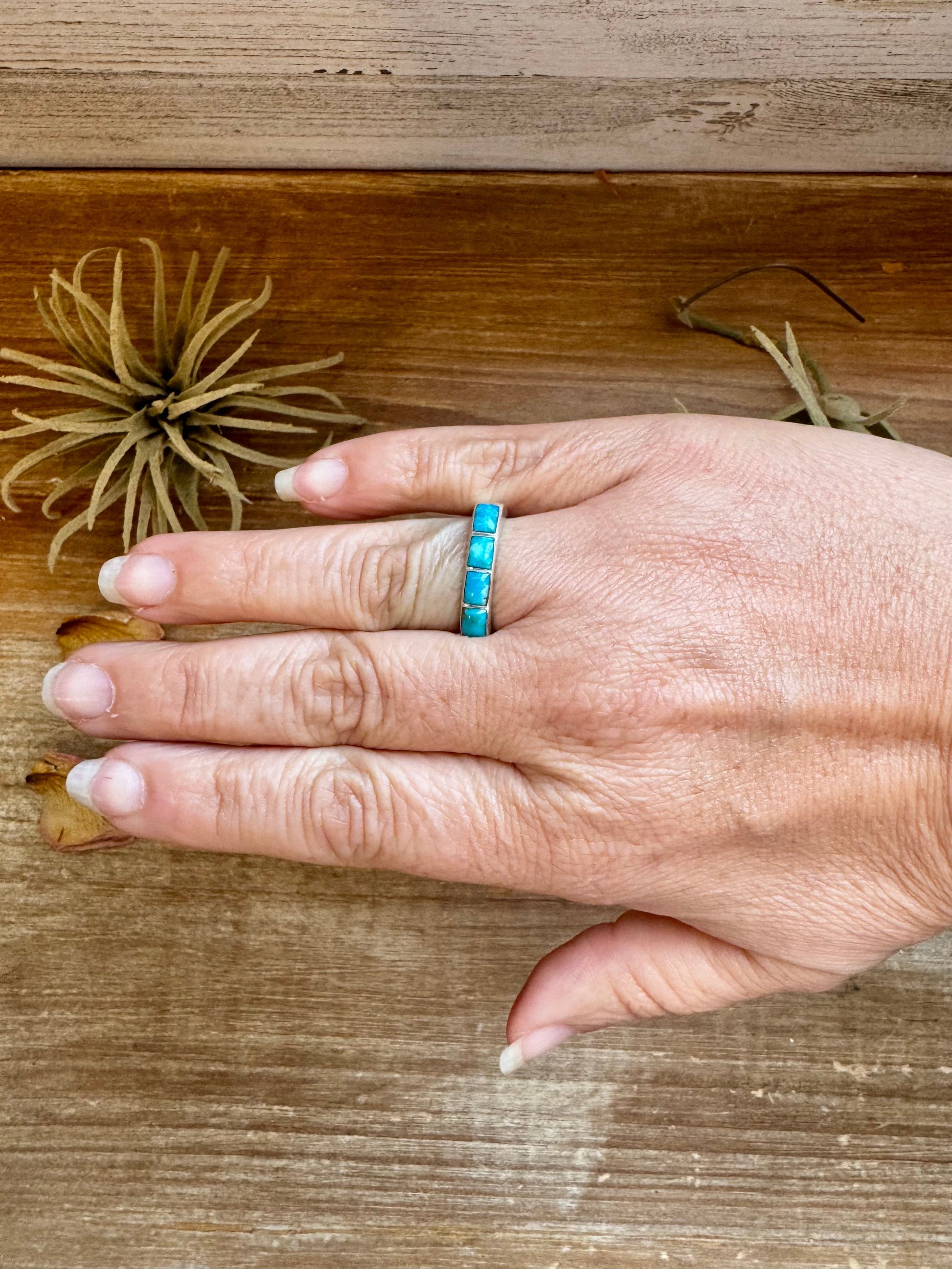 Sterling Silver Kingman Turquoise Band-Style Ring – Size 8 The Bijoux FAB Jewelry
