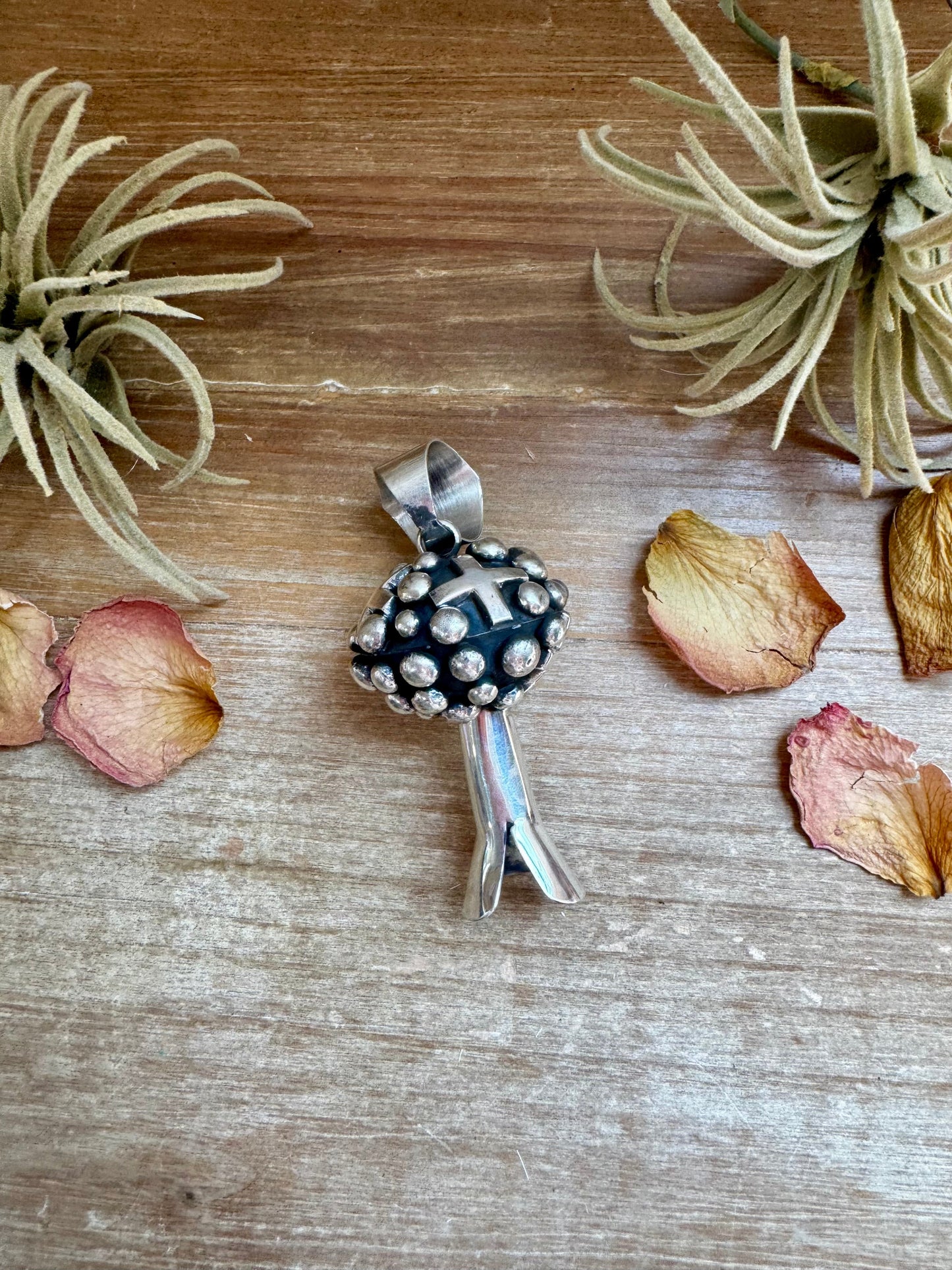 Giant Blossom Pendant – Sterling Silver – Native Made The Bijoux FAB Jewelry