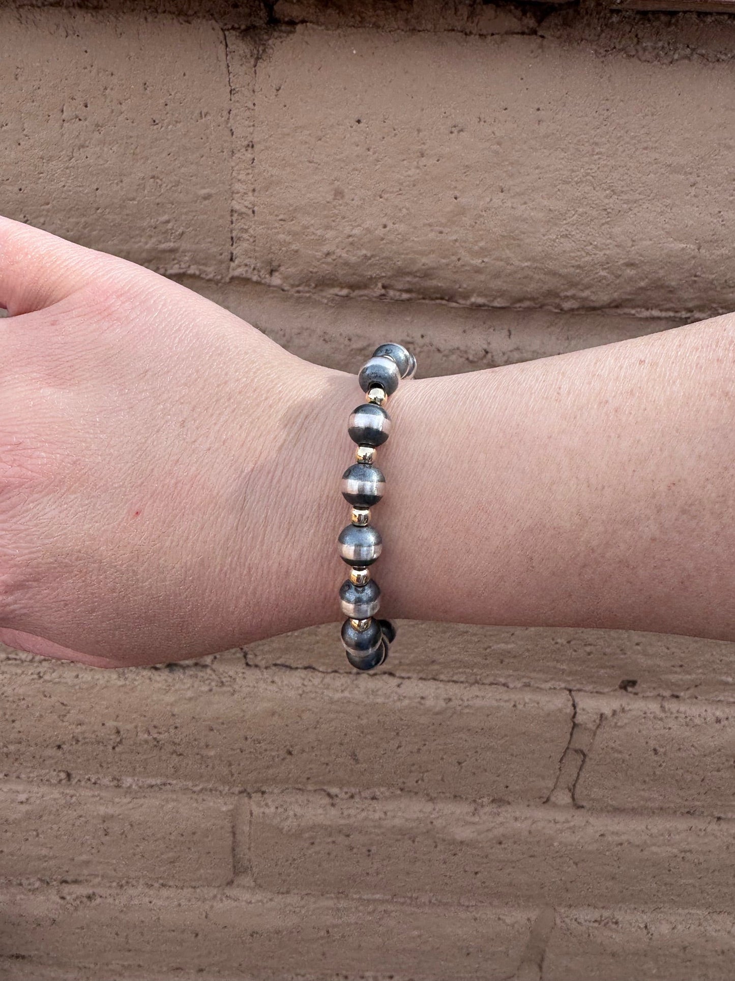 Handcrafted Patterned Gold Overlay & Sterling Silver Pearl 4-8mm Beaded Bracelet 7.5" Nizhoni Traders LLC