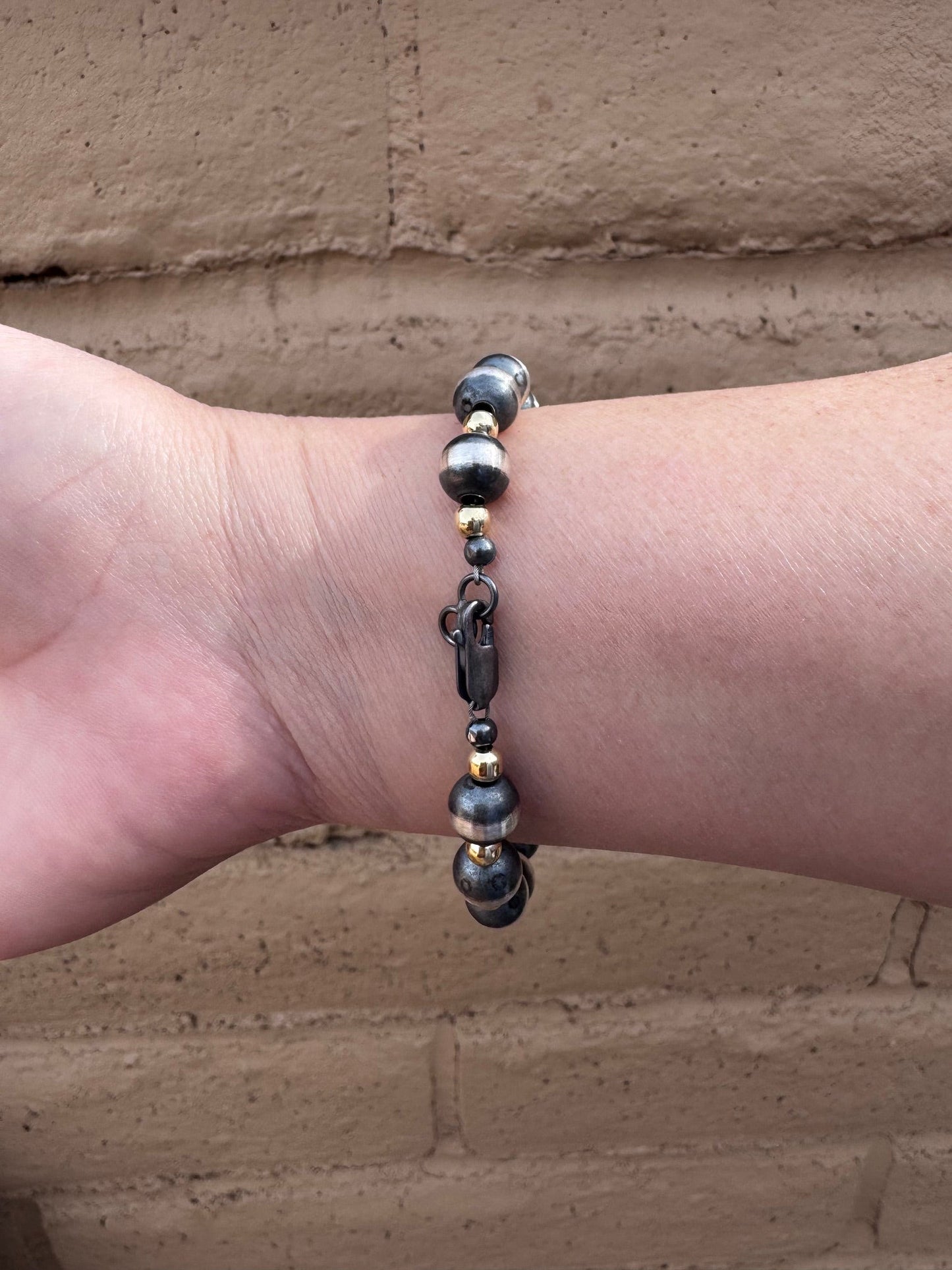 Handcrafted Patterned Gold Overlay & Sterling Silver Pearl 4-8mm Beaded Bracelet 7.5" Nizhoni Traders LLC