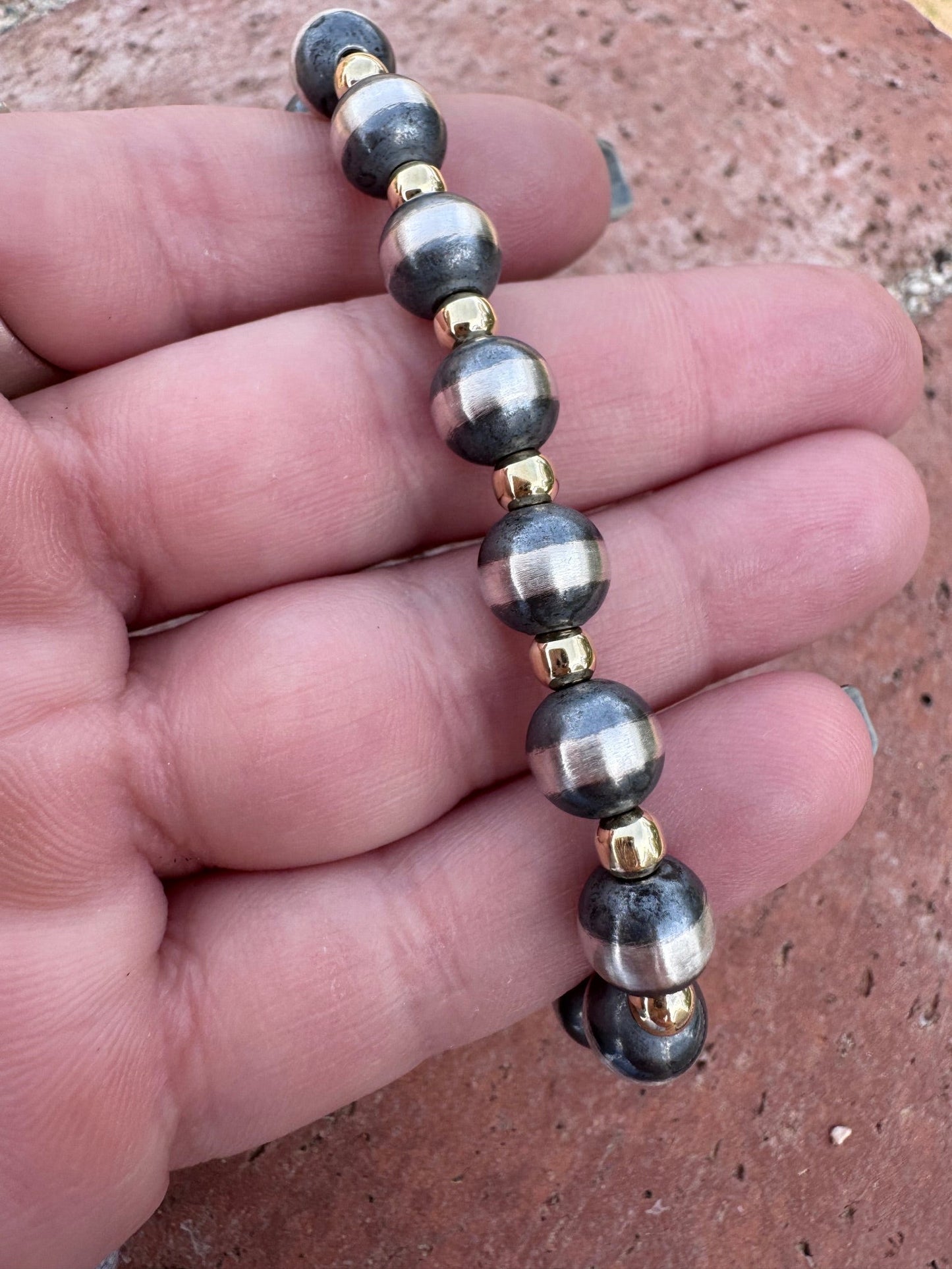 Handcrafted Patterned Gold Overlay & Sterling Silver Pearl 4-8mm Beaded Bracelet 7.5" Nizhoni Traders LLC