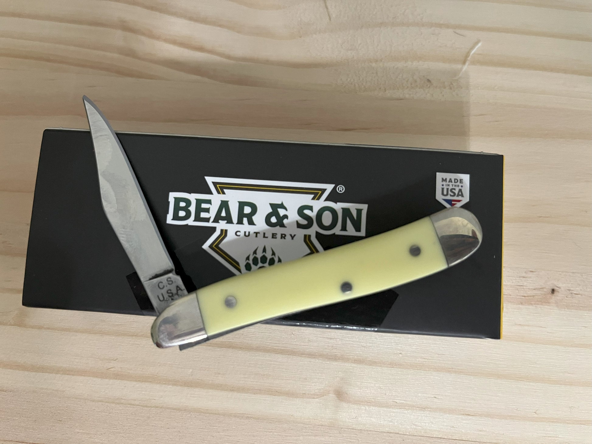 Bear & Son "PEANUT" Yellow smooth Delrin handle Pocket Knife 6000 CedarHill Country Market