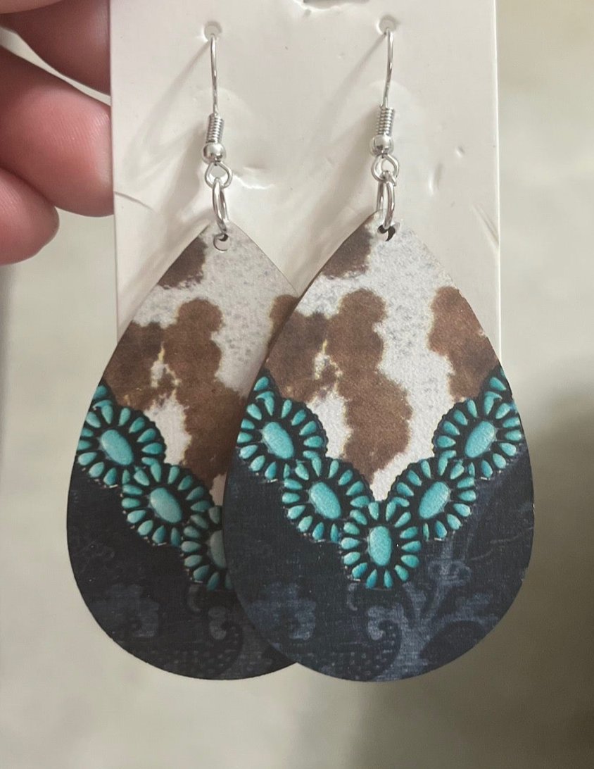 Sara Western Earrings CedarHill Country Market