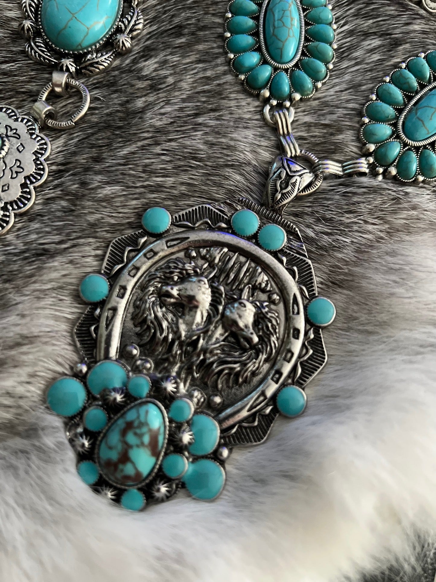 Western Handbag Jewelry/Chain Cedar Hill Country Market