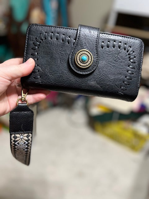 Black Tri-Fold Vegan Leather Wristlet Wallet with Concho Cedar Hill Country Market