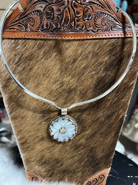 Mother of Pearl Flower Pendant Cedar Hill Country Market