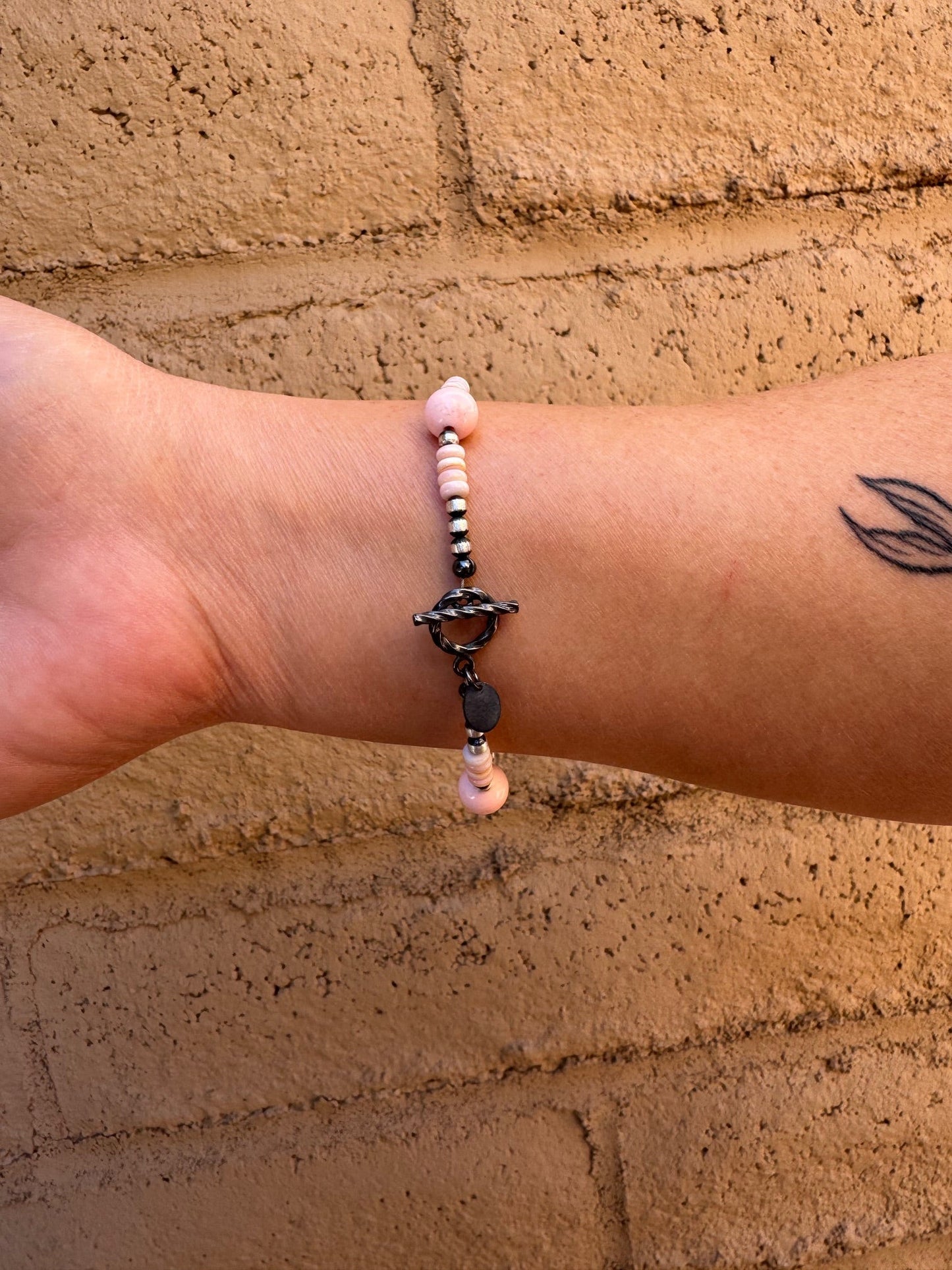 Handcrafted Pink Conch & Sterling Silver 3-5mm Beaded Bracelet 7.5" Nizhoni Traders LLC