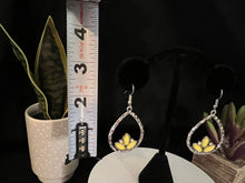 Load image into Gallery viewer, Silver Hammered Teardrop Ear Rings Cedar Hill Country Market